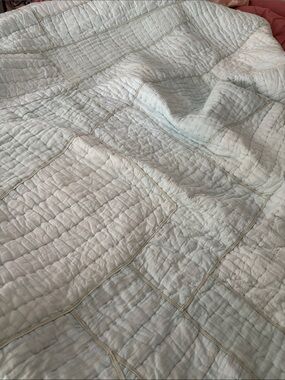🍓ANTHROPOLOGIE light blue stitch quilt blanket King